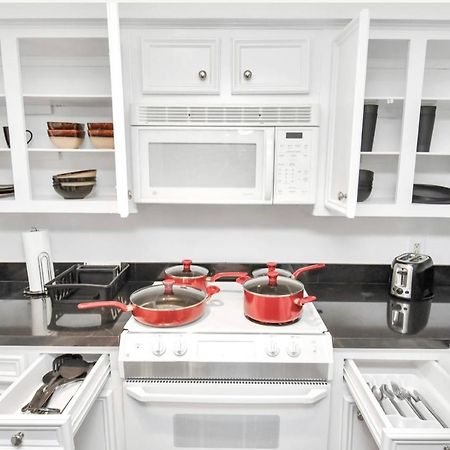 Stunning Private Room In Town Home Houston Ngoại thất bức ảnh