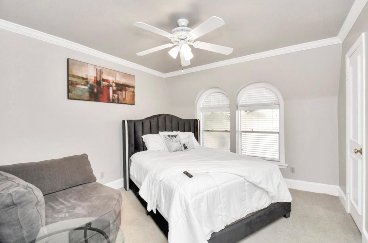 Stunning Private Room In Town Home Houston Ngoại thất bức ảnh