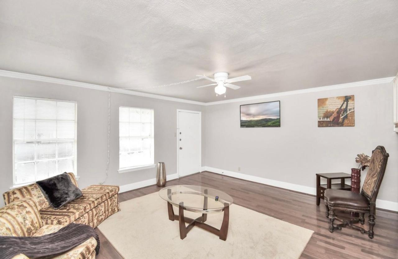Stunning Private Room In Town Home Houston Ngoại thất bức ảnh