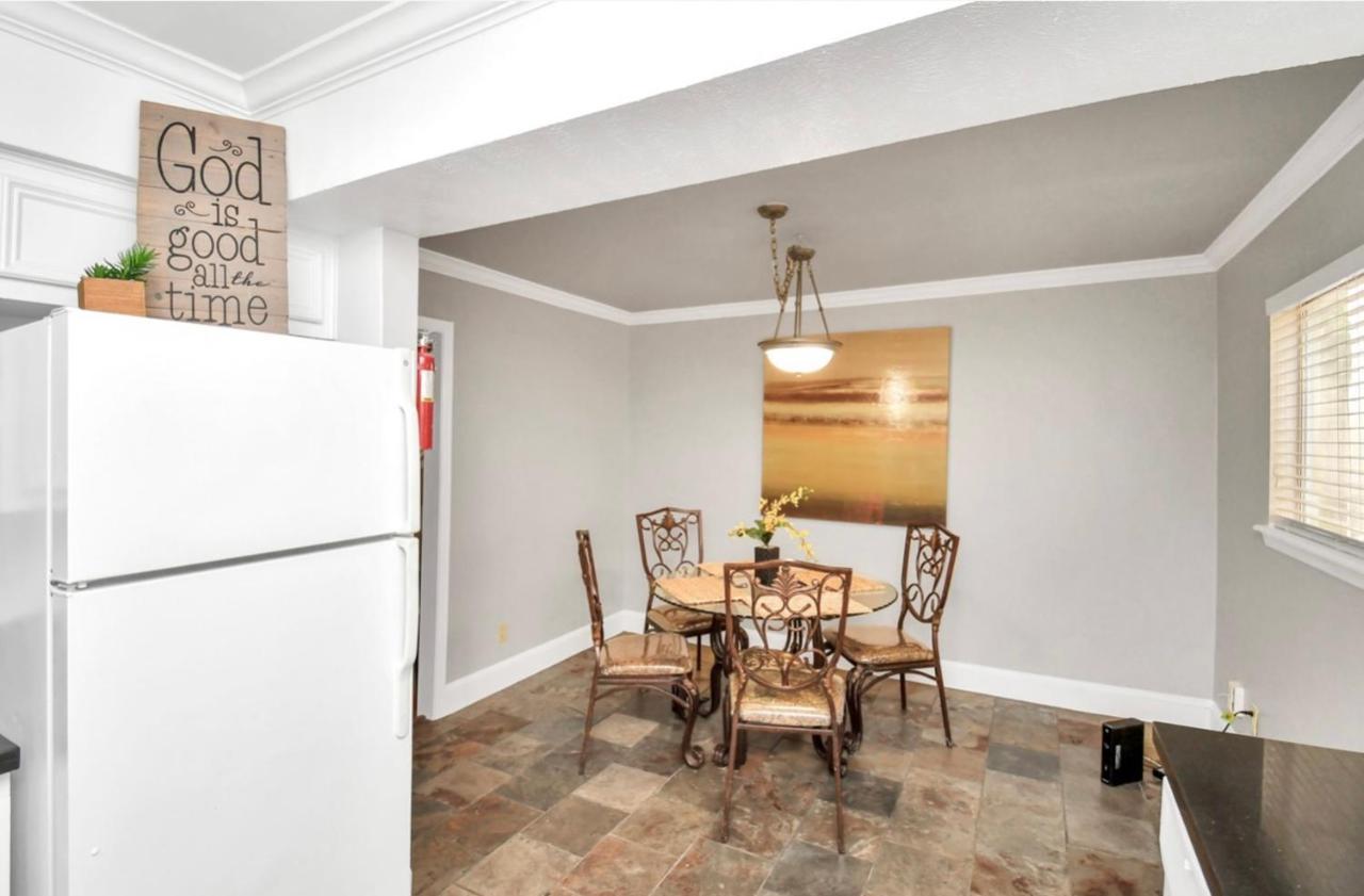 Stunning Private Room In Town Home Houston Ngoại thất bức ảnh
