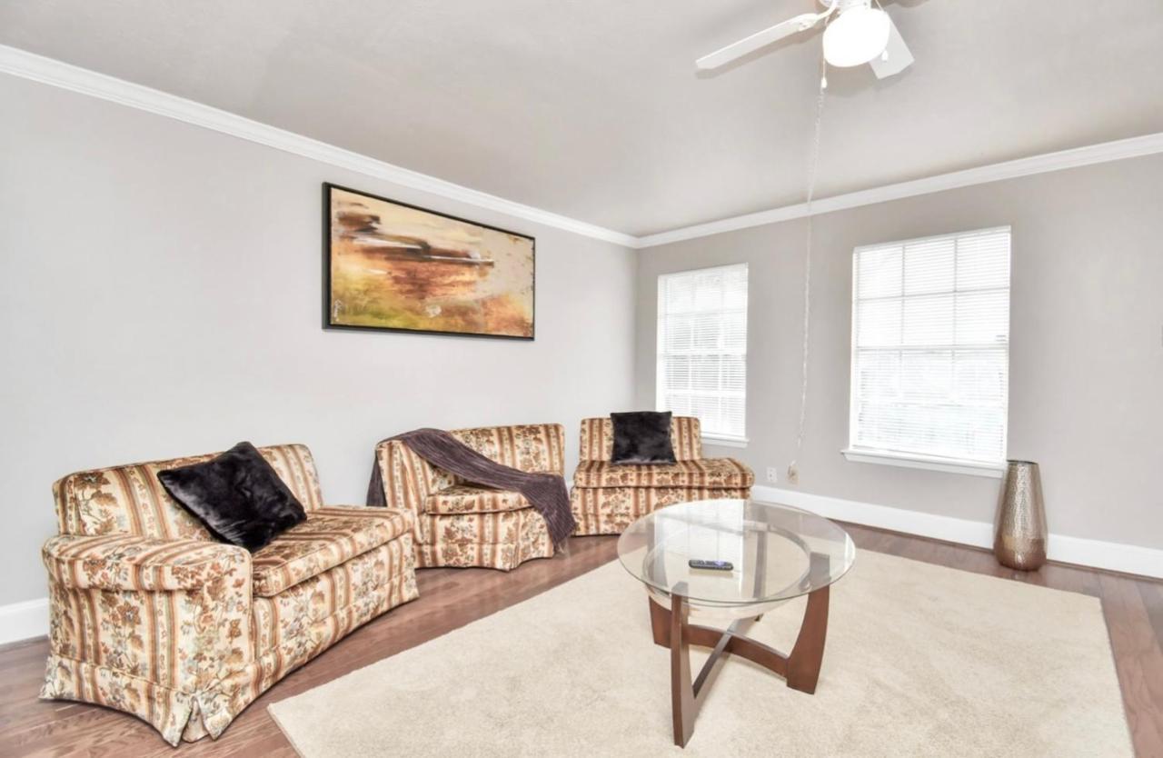 Stunning Private Room In Town Home Houston Ngoại thất bức ảnh